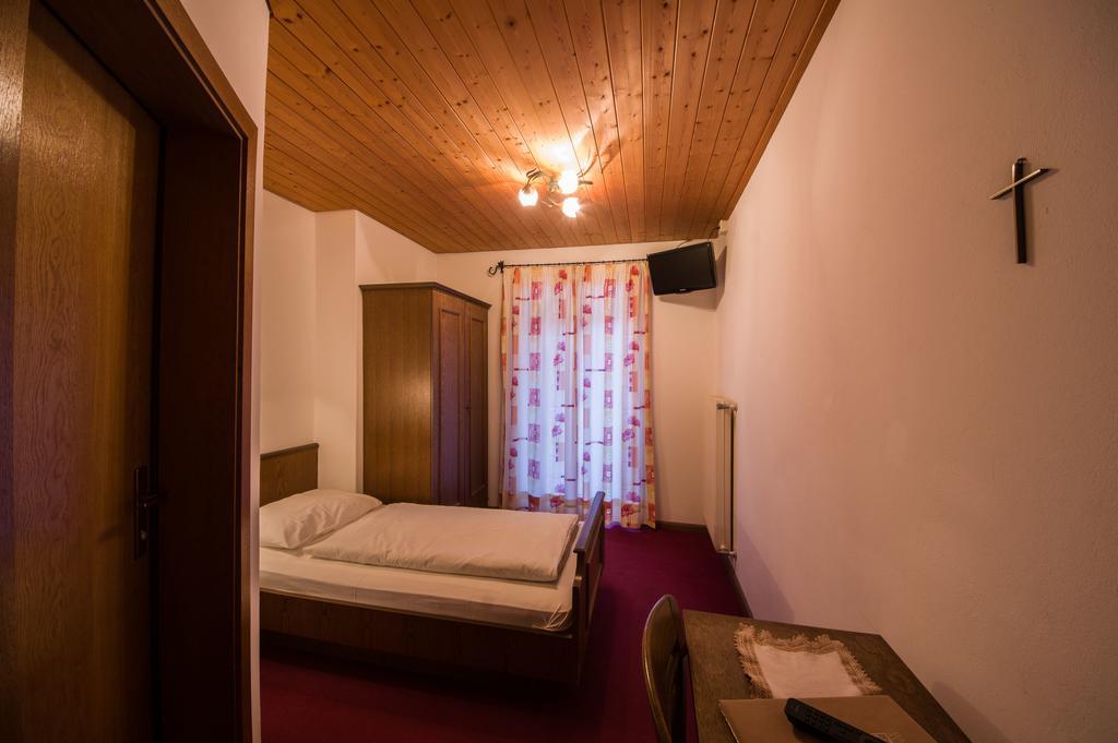 Gasthof Loewen Nova Levante Pokoj fotografie
