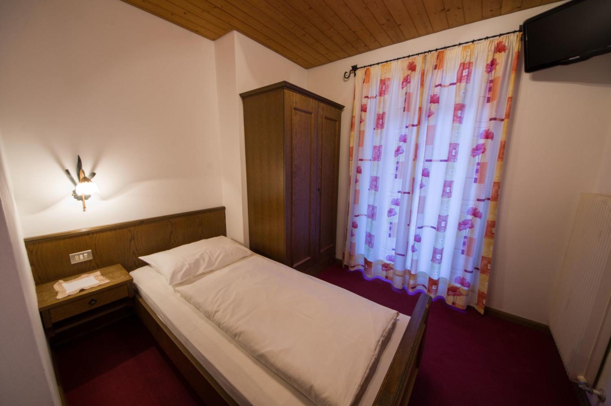 Gasthof Loewen Nova Levante Pokoj fotografie